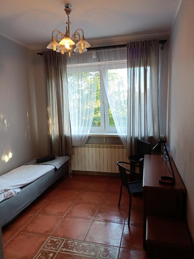Pokoje Pod Swierkiem Swarzędz Exteriör bild