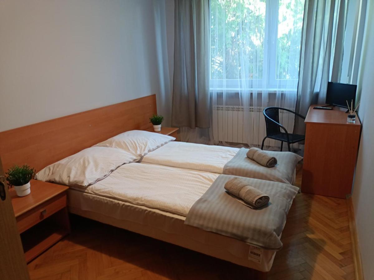 Pokoje Pod Swierkiem Swarzędz Exteriör bild