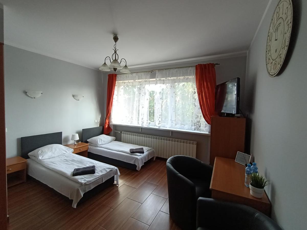 Pokoje Pod Swierkiem Swarzędz Exteriör bild