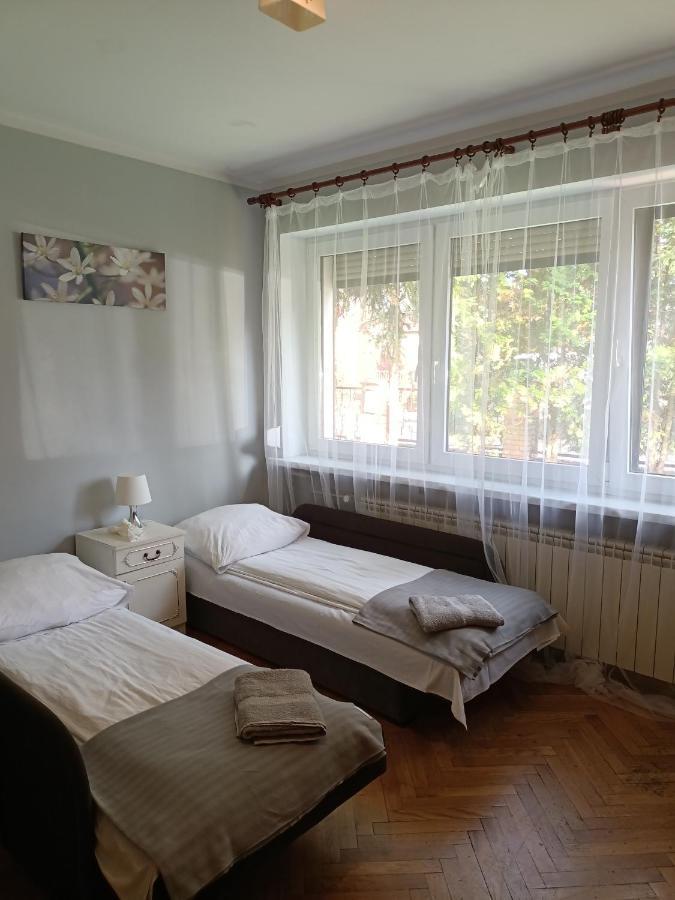 Pokoje Pod Swierkiem Swarzędz Exteriör bild